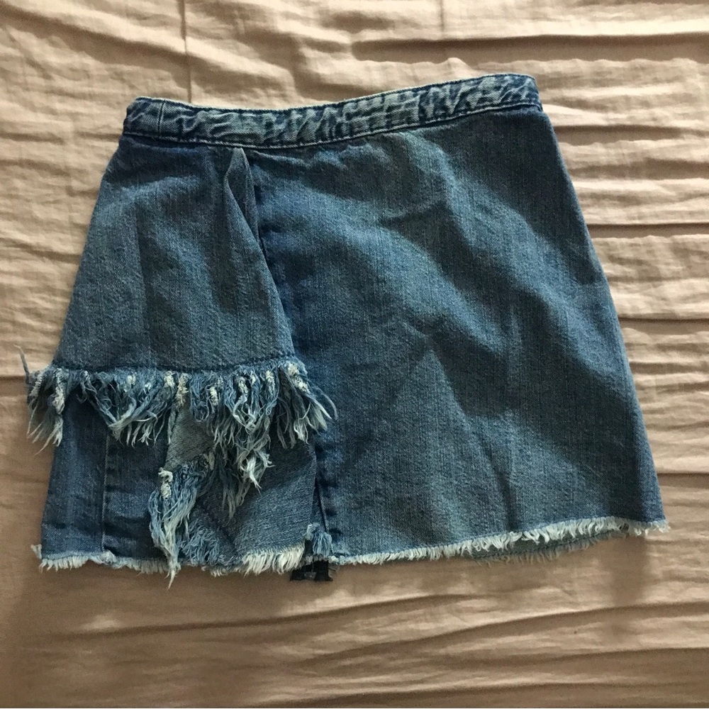 XS Zara Trafaluc Denim mini skirt with side ruffle